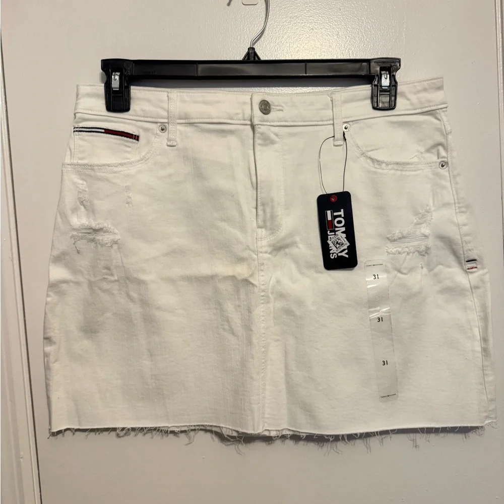 Tommy Jeans Women's White Denim Distressed Logo A-Line Skirt Size 31 - Picture 1 of 8